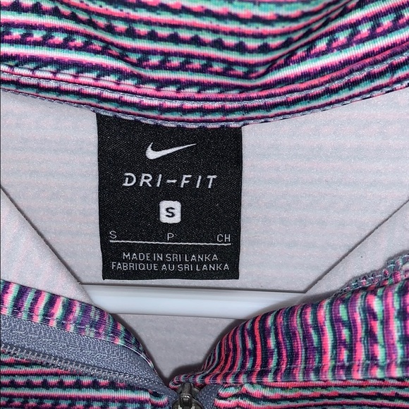 Nike Pullover - Picture 3 of 3